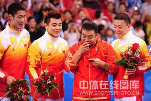 ͼ�ģ���ƹ�ž����й�3-0�¹�  ��λ�����ĺ�Ӱ