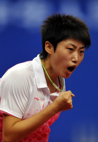 ͼ��-ȫ�˻�ƹ����Ů��30��ս����Ծ��ף�÷�