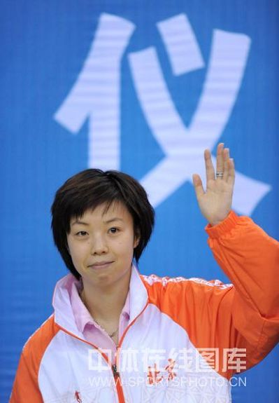 ͼ�ģ�ȫ�˻�ƹ��Ů������ ���������ֵǽ�̨