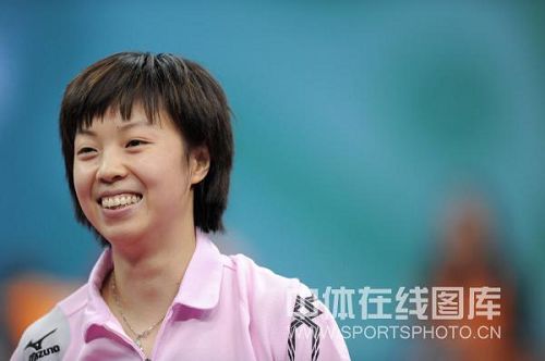 ͼ�ģ�ȫ�˻�ƹ��Ů������ ������Ц������