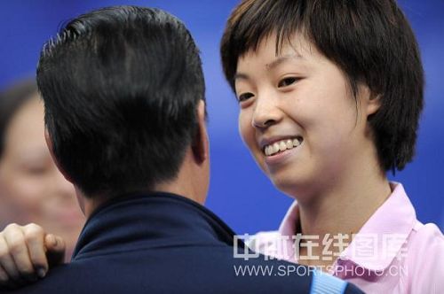 ͼ�ģ�ȫ�˻�ƹ��Ů������ ������Ц������