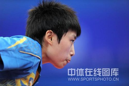 ͼ�ģ�ȫ�˻�ƹ��Ů������ ��Ծ������ͷ