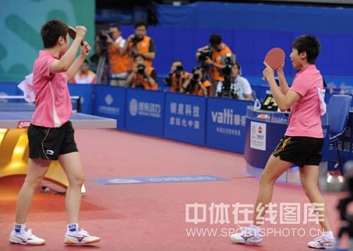 ͼ�ģ���Ծ/������Ů˫���� ������ףʤ��