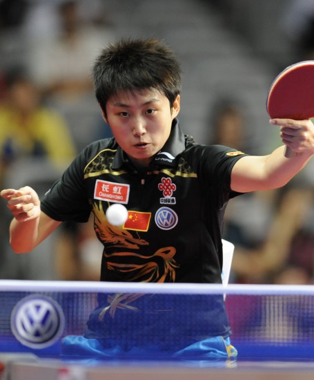 ͼ��-Ů�����籭��Ծ������ǿ����Ϭ�������ѵ�