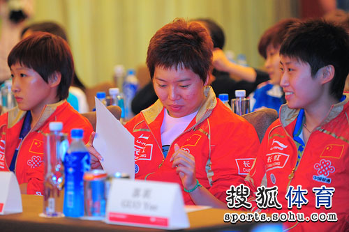 ͼ�ģ�Ůƹ���籭��ǩ�ֳ� ��λ�й�ѡ��