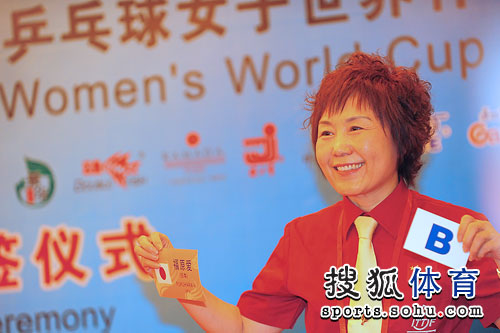 ͼ�ģ�Ůƹ���籭��ǩ�ֳ� ��ǩ��ʽ���ڽ���