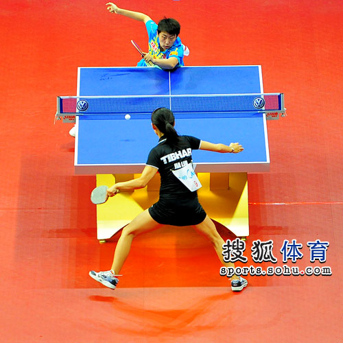 ͼ�ģ���Ծ4-2���ѽ���ǿ ���˶Թ�