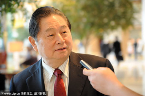 ͼ��-�������ڱ������ǰ����ƹ����ϯ������