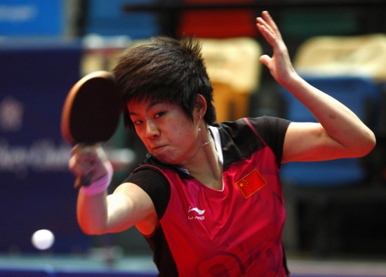 ͼ��-�����˹�ƹͦ��Ů�ž�������һ˿����