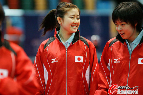 ͼ�ģ��ձ�Ůƹ3-0���� �Ͷ���̸Ц