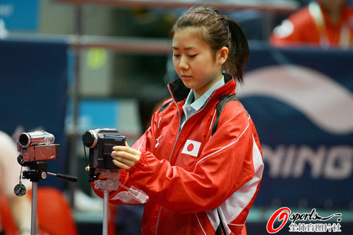 ͼ�ģ��ձ�Ůƹ3-0���� ��Ū��ͷ