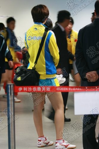 ͼ�ģ���ƹŮ˫һʤһ�� ��ȹ�ӵı�Ӱ