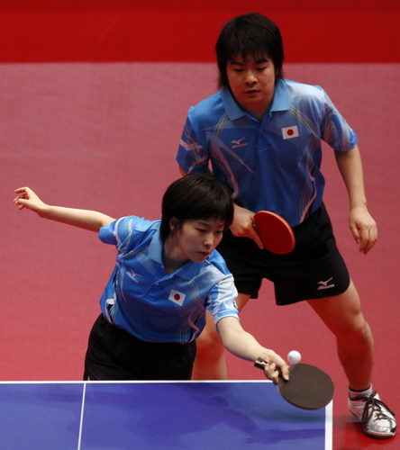 ͼ�ģ�������ƹ���˫����� ʯ���Ѵ�̨�ڻ���