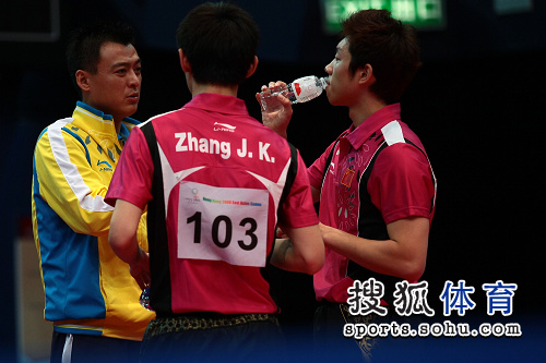 ͼ�ģ�������ƹ����˫����� ��־꯳���ָ��