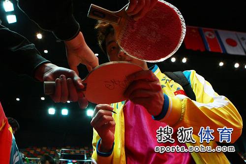 ͼ�ģ�������ƹ����˫����� ���Ϊ����ǩ��