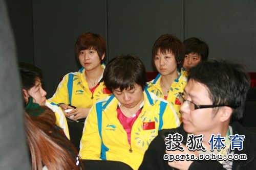 ͼ�ģ������˶����ƹŮ�Ŷ��� Ůƹ��Ĭ����