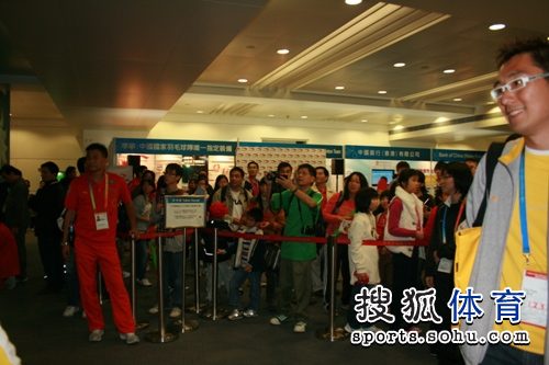 ͼ�ģ���ƹŮ�Ŷ����˶��� �ֳ����˾ۼ�