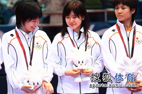 ͼ�ģ���ԭ��������̨����Ц �ձ���Ա����