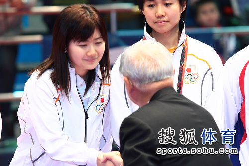 ͼ�ģ���ԭ��������̨����Ц ��ԭ�����ܰ佱