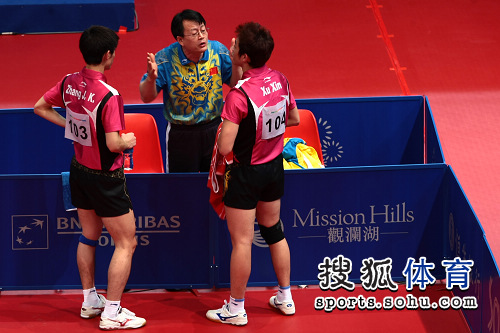 ͼ�ģ�������ƹ����˫���� �⾴ƽָ������