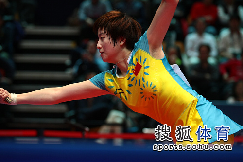 ͼ�ģ������˶���ƹ��Ů������ Ҧ�����չ��