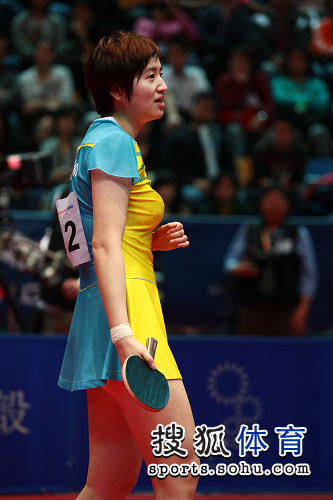 ͼ�ģ������˶���ƹ��Ů������ Ҧ�����ľ���