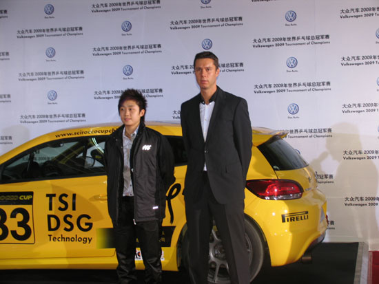 ͼ��-ƹ���ܹھ���ѡ���ߺ�̺����Я����ޱ