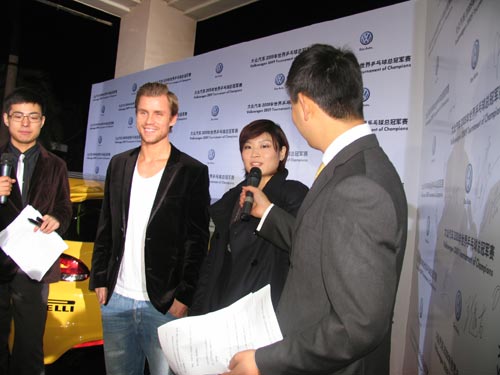 ͼ��-ƹ����С�������ܹھ���ǩ��ʽ÷�Ȳ���Ц��