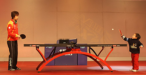 ͼ�ģ�������ƹ������껪 ������ս����Ůͯ