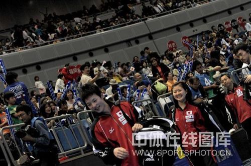 ͼ�ģ���ƹ����˫���ձ��� ��ԭ��Ц�ݲ���