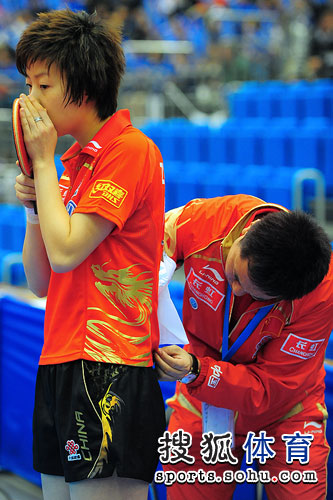 ͼ�ģ�Ů��������4-0�Ϳ��� ʩָ���������