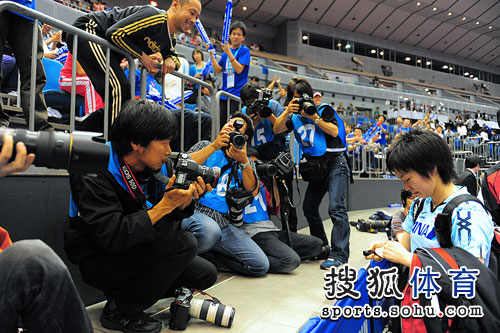 ͼ�ģ�ʯ���Ѵ���ʤϲ������ ʯ���Ѵ�ǩ��