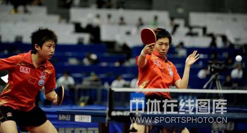 ͼ��-��ƹ��Ů˫�ڶ�������ϼ��ǿ������Ծ����