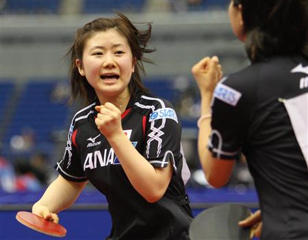 ͼ�ģ���ԭ��Ů˫��ʤ�һ�Ц�� �������ȭ�ľ�