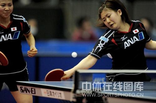 ͼ�ģ���ԭ��Ů˫��ʤ�һ�Ц�� ��ԭ��ʹ��ȫ��