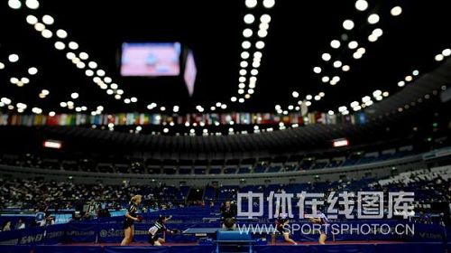 ͼ�ģ���ƹ��Ů˫�ڶ���ս�� ��Ա��רע����