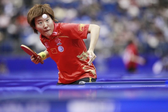 ͼ��-��ƹ��Ů�����ͽ�����һ������ֻ����