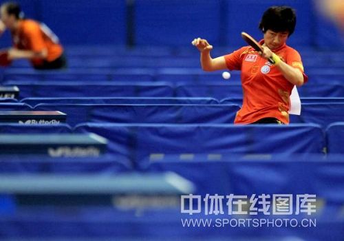 ͼ�ģ�Ů�������ֹ�ƹȫ�߸�� ����Ť��������