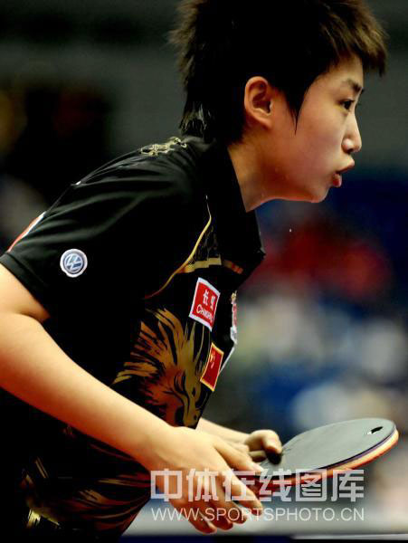 ͼ��-��ƹ��Ů����Ծ4-3�����B��Ծ��ˮ��������