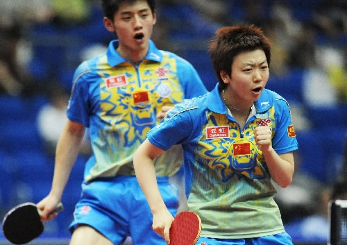 ͼ�ģ���ƹ����˫����� �ż̿�ľ����ף�÷�