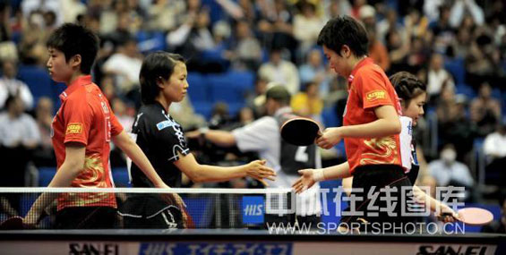 ͼ��-��ƹ������Ů˫��ǿ��ԭ����Ծ�����������