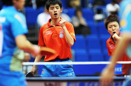 ͼ��-��ƹ���й�ѡ�ְ�����˫����ͭ��ȭ�ľ�