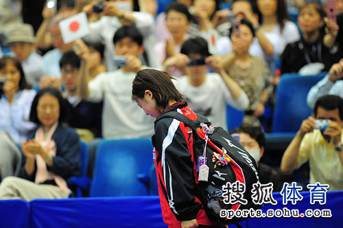 ͼ�ģ���Ծ/����ϼ4-0�ձ���� ��ԭ����Ȼ�뿪