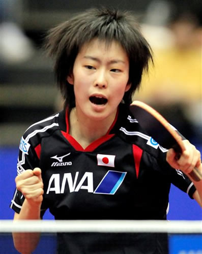 ͼ�ģ�Ů��1/4�������й�Ծ ʯ���Ѵ���ȭ����