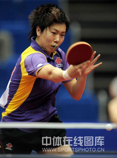 ͼ��-��ƹ��Ů���������ս����ϼ����ӭ��