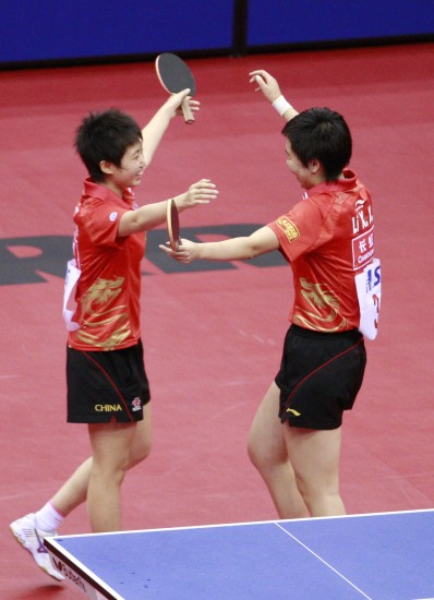 ͼ��-��ƹ����Ծ/����ϼŮ˫��ڹھ�����໥ӵ��