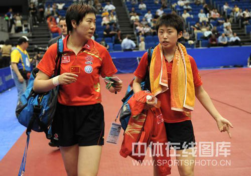 ͼ��-��ƹ��Ů˫����ϼ/��Ծ��ڹھ�����뿪����