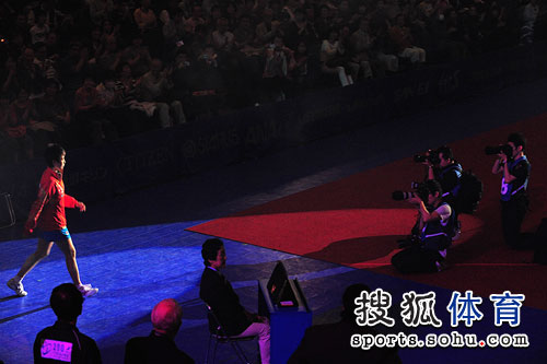 ͼ�ģ�Ů������������VS��Ծ ��Ծ�����ǳ�