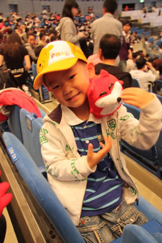 ͼ�ģ��Ѻ���������ҫ��ƹ���� �ɰ���С����