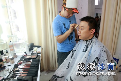 ͼ�ģ���ƹ������ᾢʮ�� ��ױʦΪ���ջ�ױ